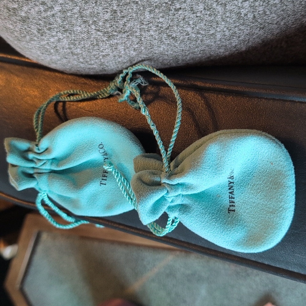 Tiffany 2 Drawstring Pouches. - Picture 8 of 8
